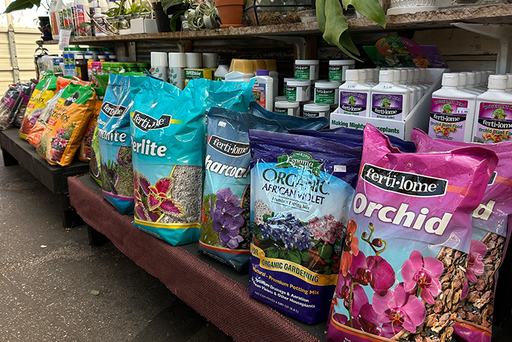 Gubler Orchid Coarse Grade 4-Quart Organic Potting Soil Mix Gubler Orchid Coarse Grade 4-Quart Organic Potting Soil Mix